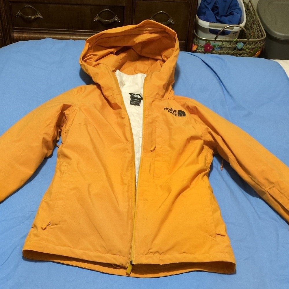 The North Face Women's S Vibrant Orange Ski Jacket With Cream Down Liner
